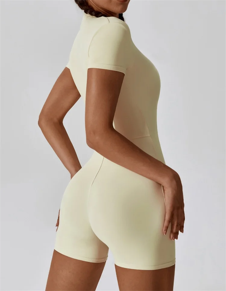 Traje de yoga de una pieza desnudo europeo y americano con cuello alto, media cremallera, mono deportivo de manga corta, ajustado