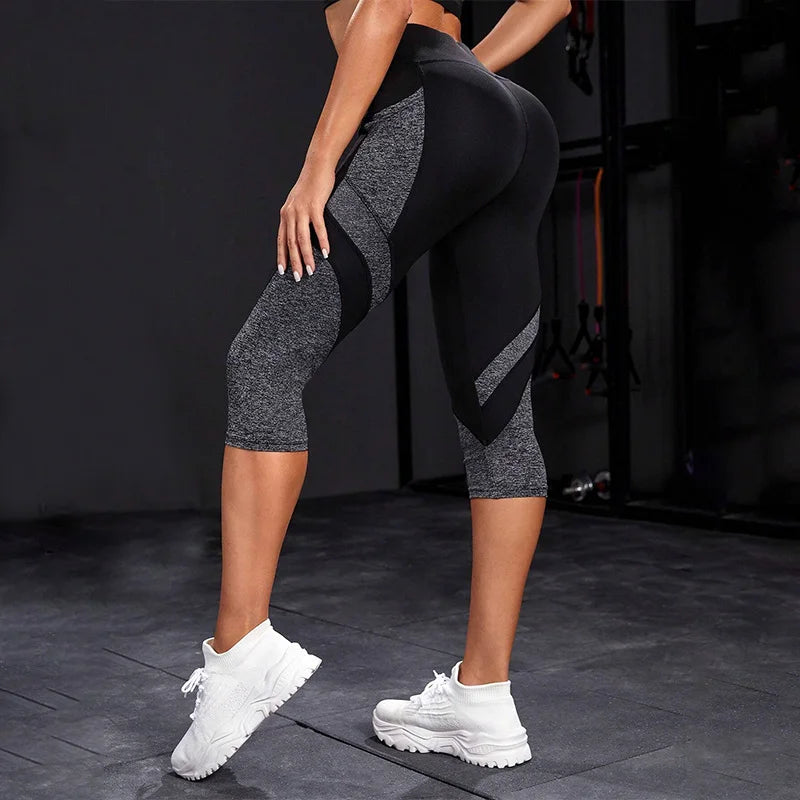 Pantalones de yoga de cintura alta con bloques de color Leggings capri con bolsillos para mujer Leggings capri de entrenamiento con control de barriga para mujer