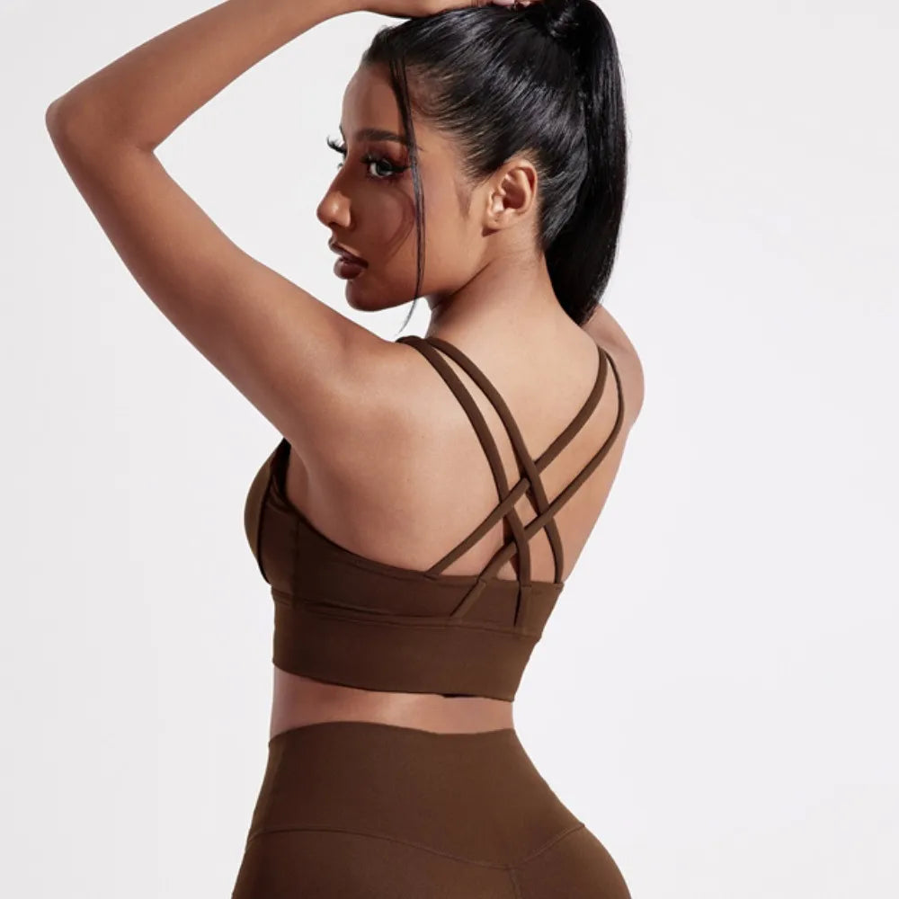 Sujetador deportivo de Color sólido con espalda cruzada para mujer, Top ajustado de alta resistencia, ropa interior de entrenamiento integral para gimnasio y Yoga con almohadilla para el pecho