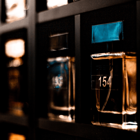 Perfumes frescos y duraderos ideales para usar todos los días