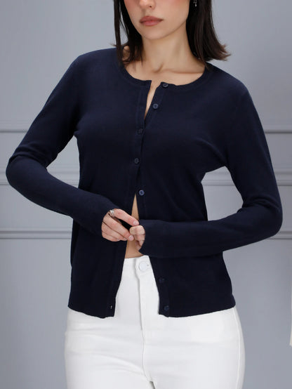Suéter Básico con Botones Largo a la Cadera, Cuello Redondo, Diseño Ajustado con Tejido Muy Suave y Ligero con Manga Larga con toque Elegante CJJ02
