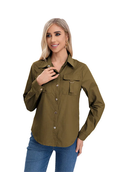 Camiseta unicolor de botones de manga larga  con bolsillos en el pecho para dama.