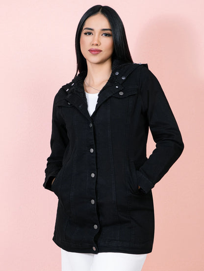 Chamarra Larga de Jeans Negra con Felpa y Capucha de Peluche - Perfecta para un Look Invernadero Cálido y Sofisticado HNZYP1005