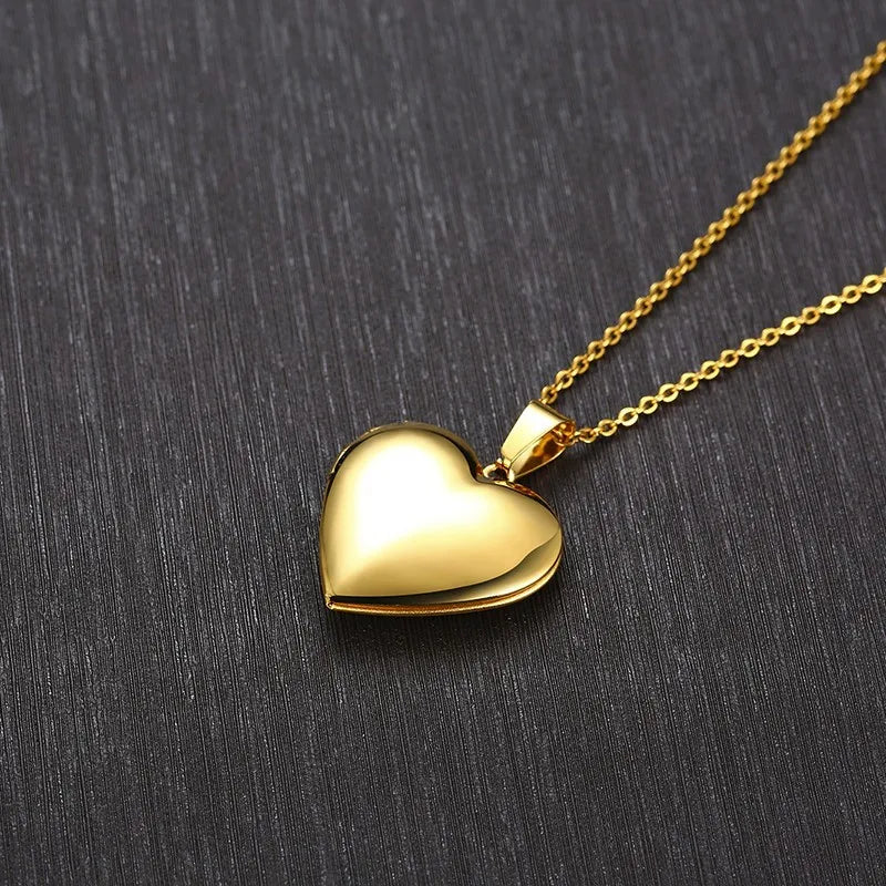 Collar con Relicario de Corazón - Diseño 1