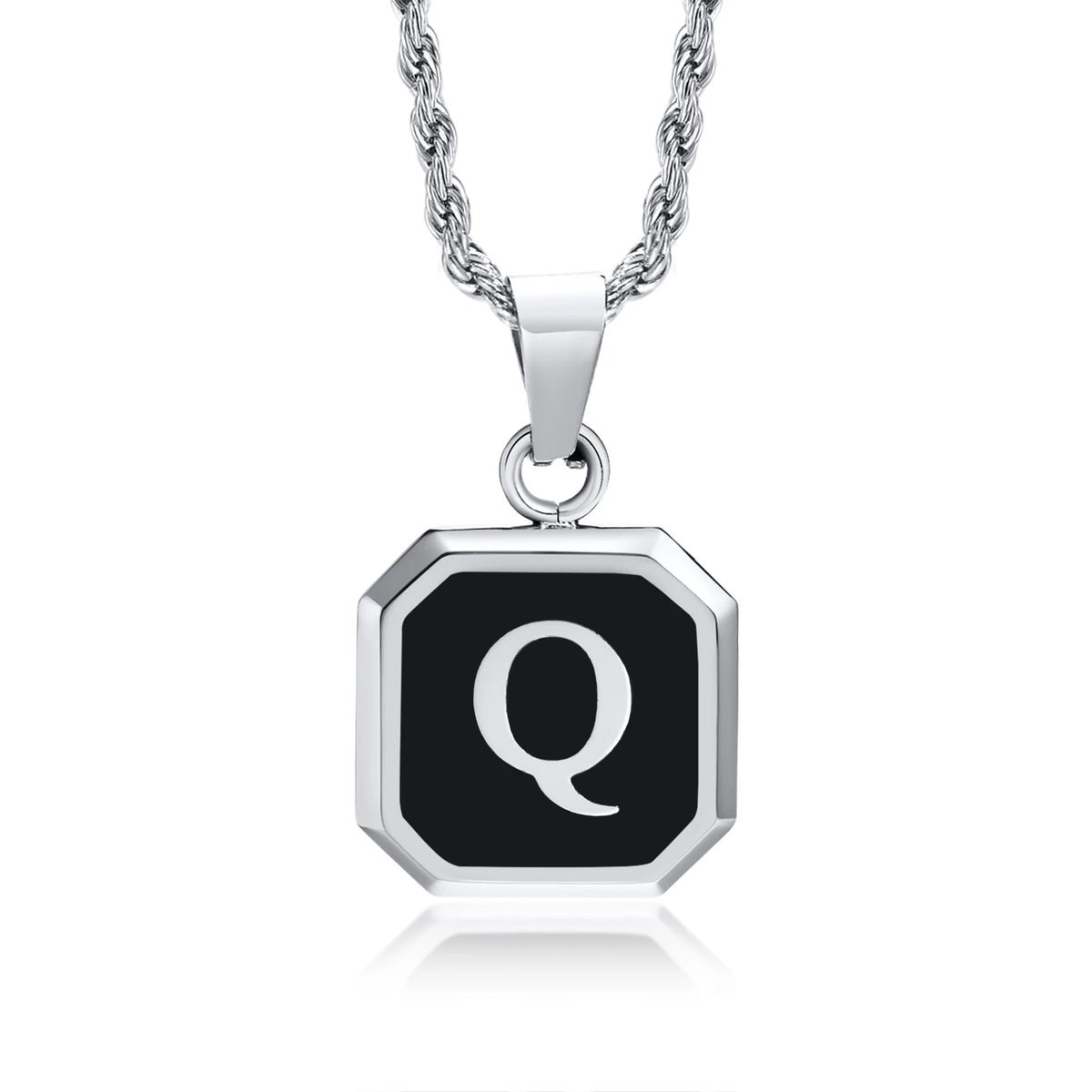Collar con Inicial en Placa Cuadrada - Q