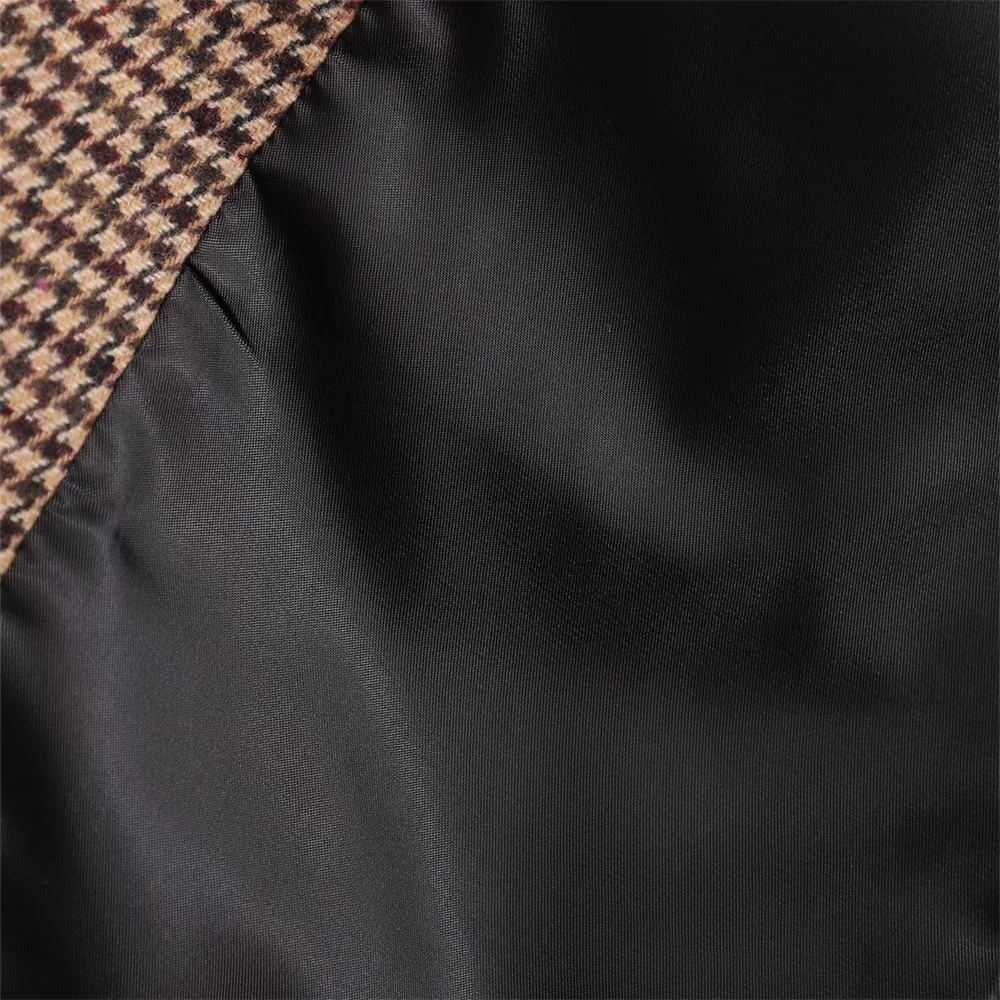 Conjunto de Abrigo y Falda plisada