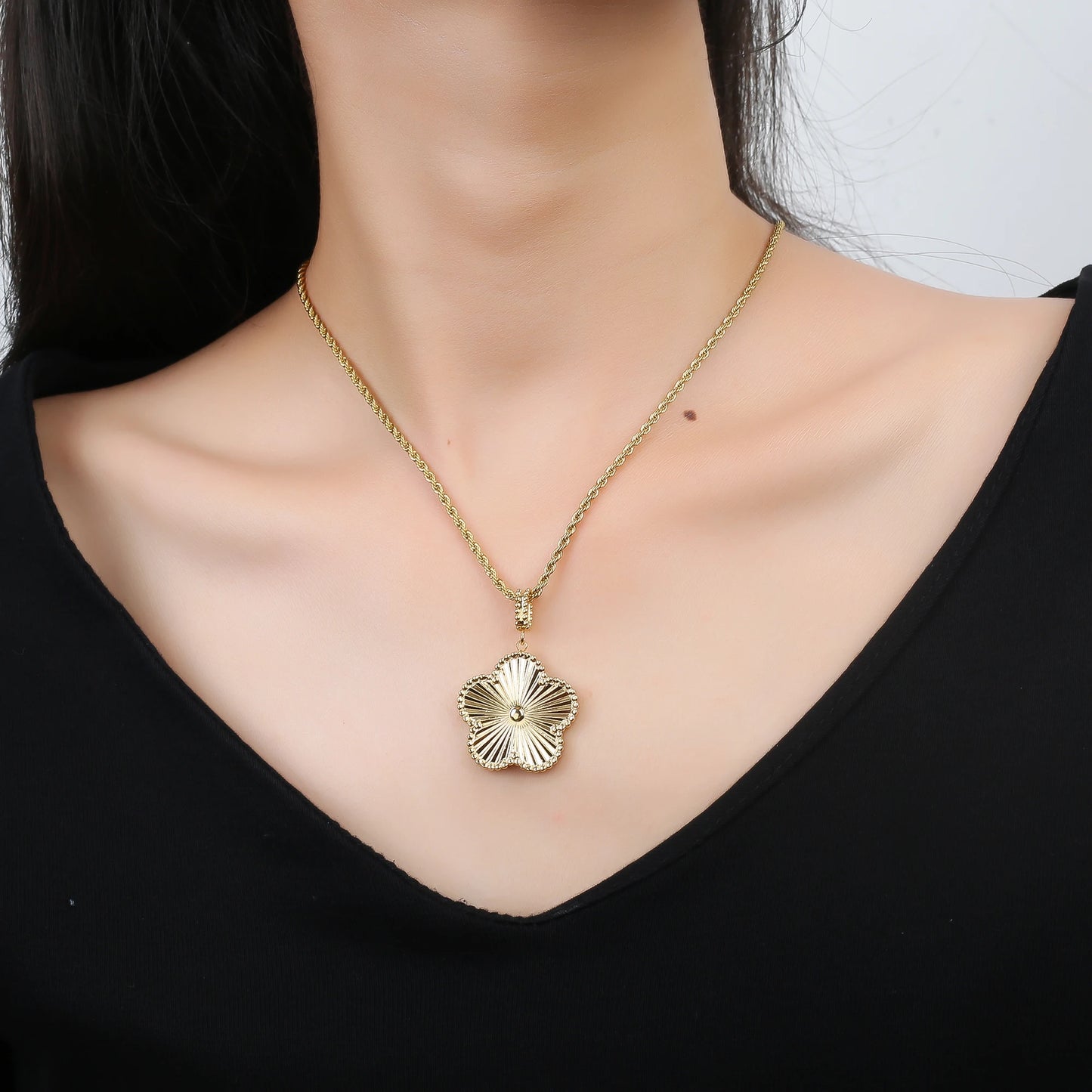 Collar Con Colgante De Trébol