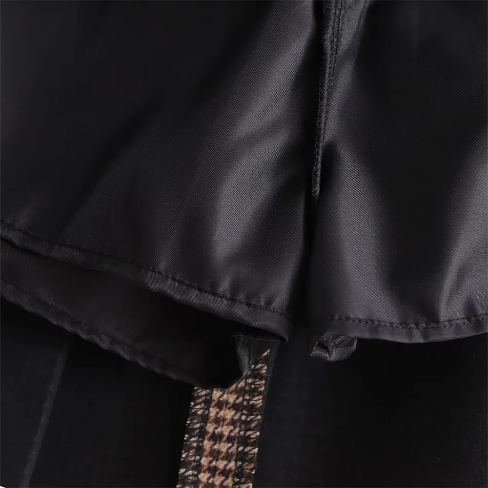 Conjunto de Abrigo y Falda plisada