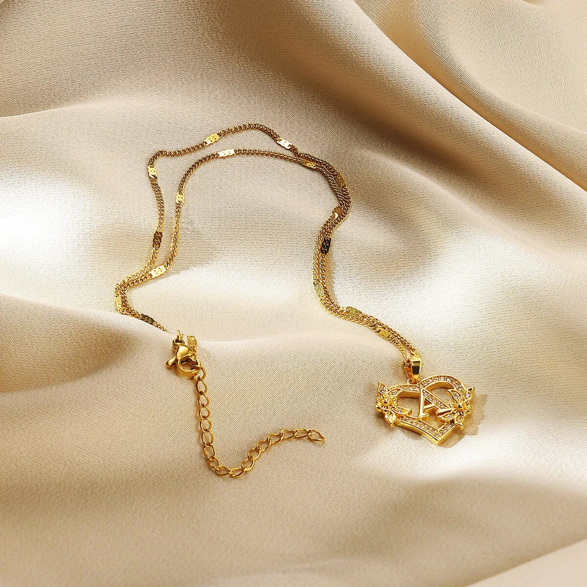 Collar con Inicial en Corazón - foto 6