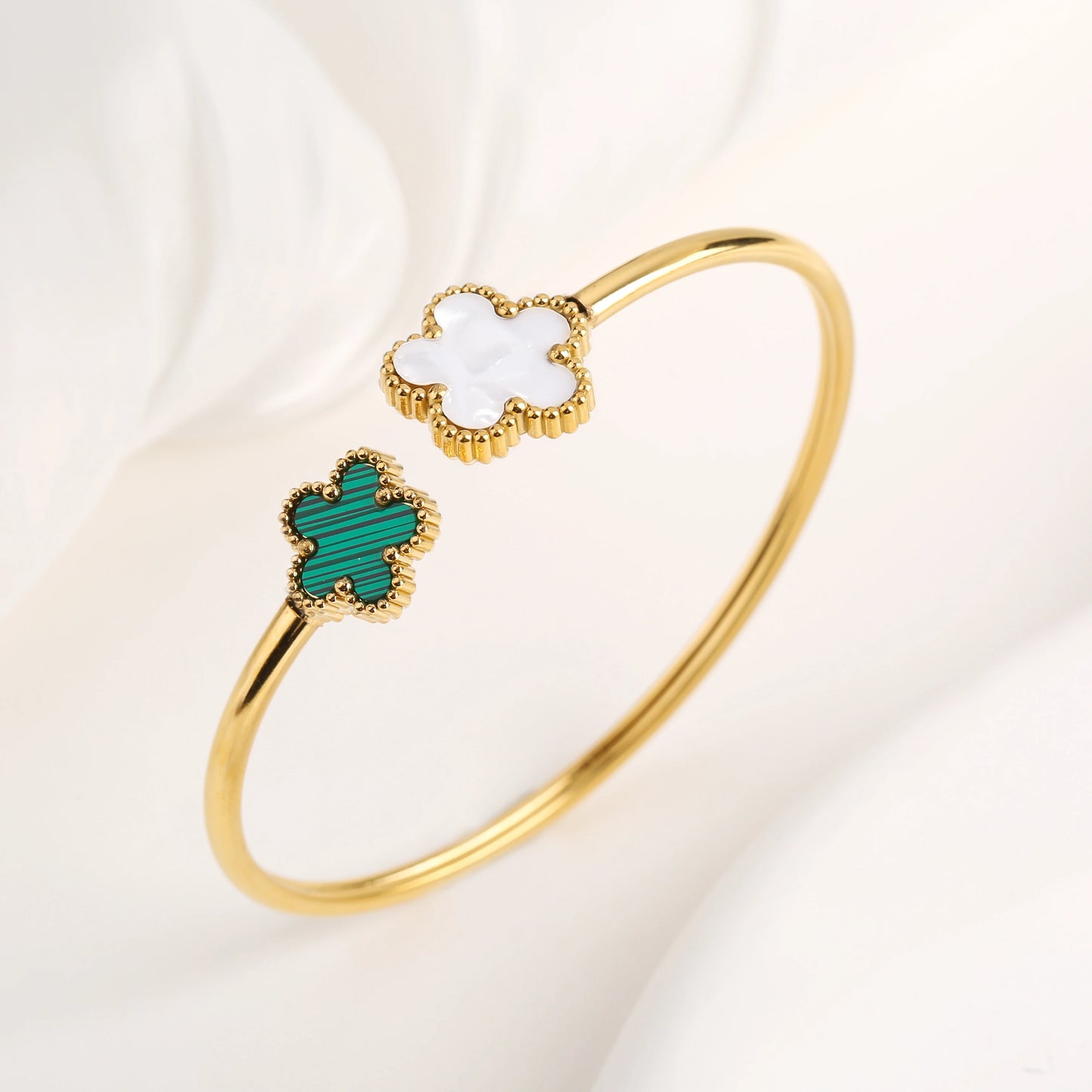 Brazalete De Flor De Cinco Hojas