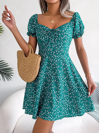 Vestido Corto Floral con Mangas Abullonadas - Verde