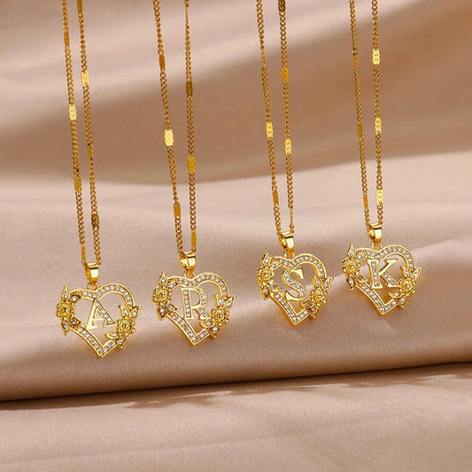 Collar con Inicial en Corazón