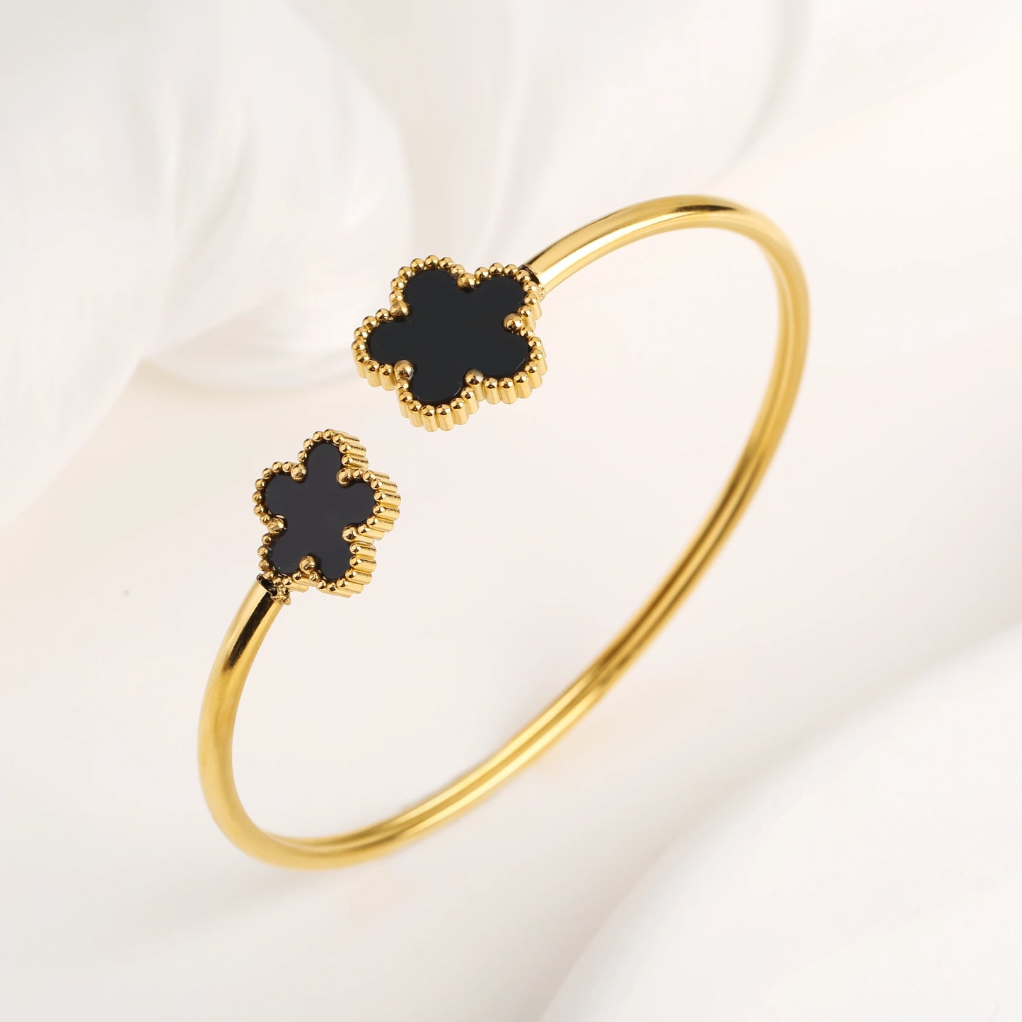 Brazalete De Flor De Cinco Hojas