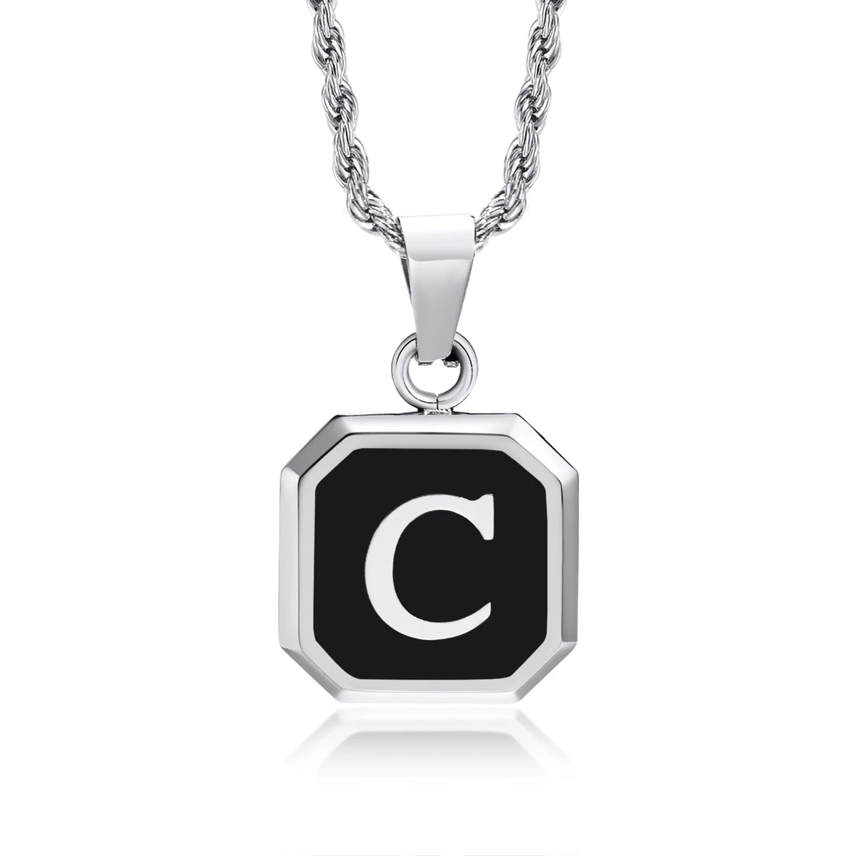 Collar con Inicial en Placa Cuadrada - C