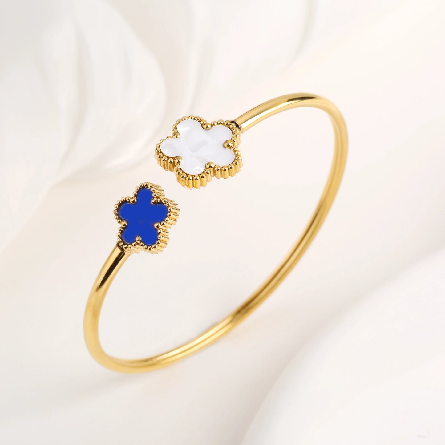 Brazalete De Flor De Cinco Hojas