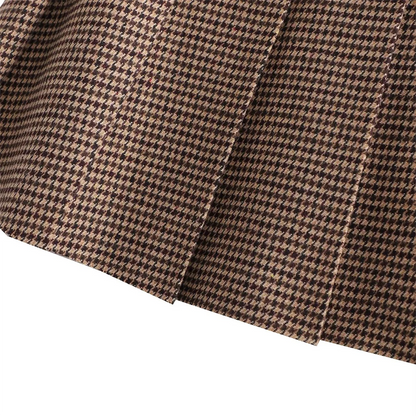 Conjunto de Abrigo y Falda plisada