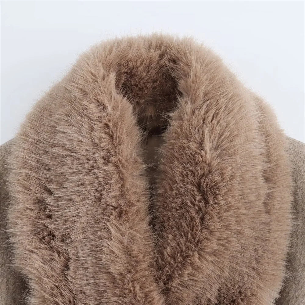 Abrigo Con Cuello De Peluche