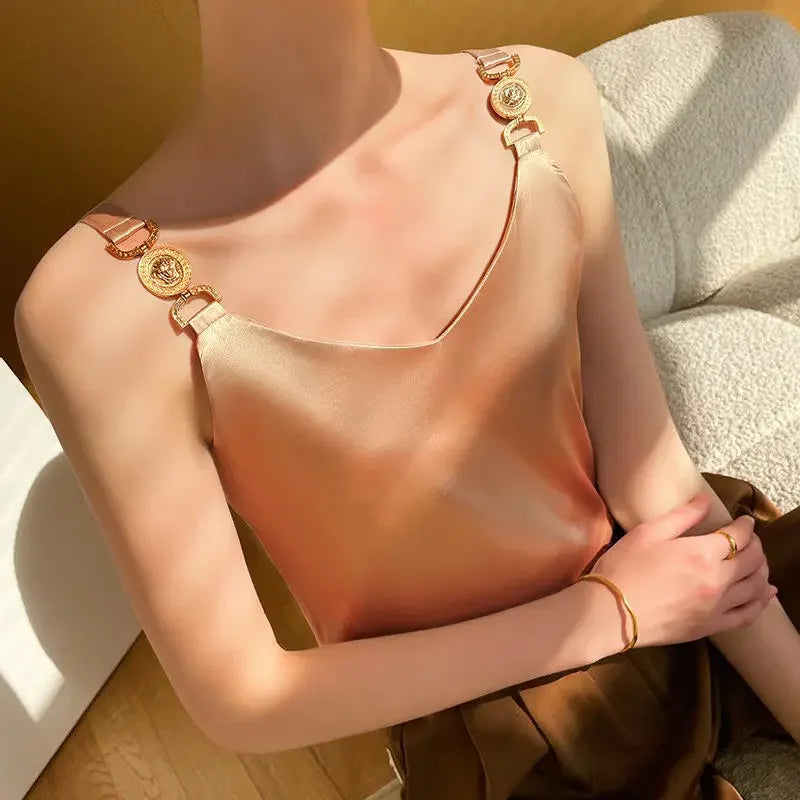 Camiseta sin mangas de satén negro con cuello en V, Top liso a la moda sin mangas para mujer, Tops sexis con espalda descubierta y espagueti de seda elegante con temperamento para verano 2024