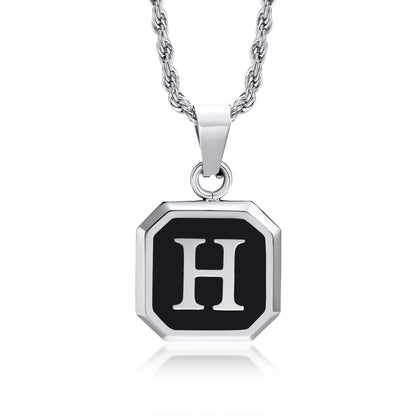 Collar con Inicial en Placa Cuadrada - H