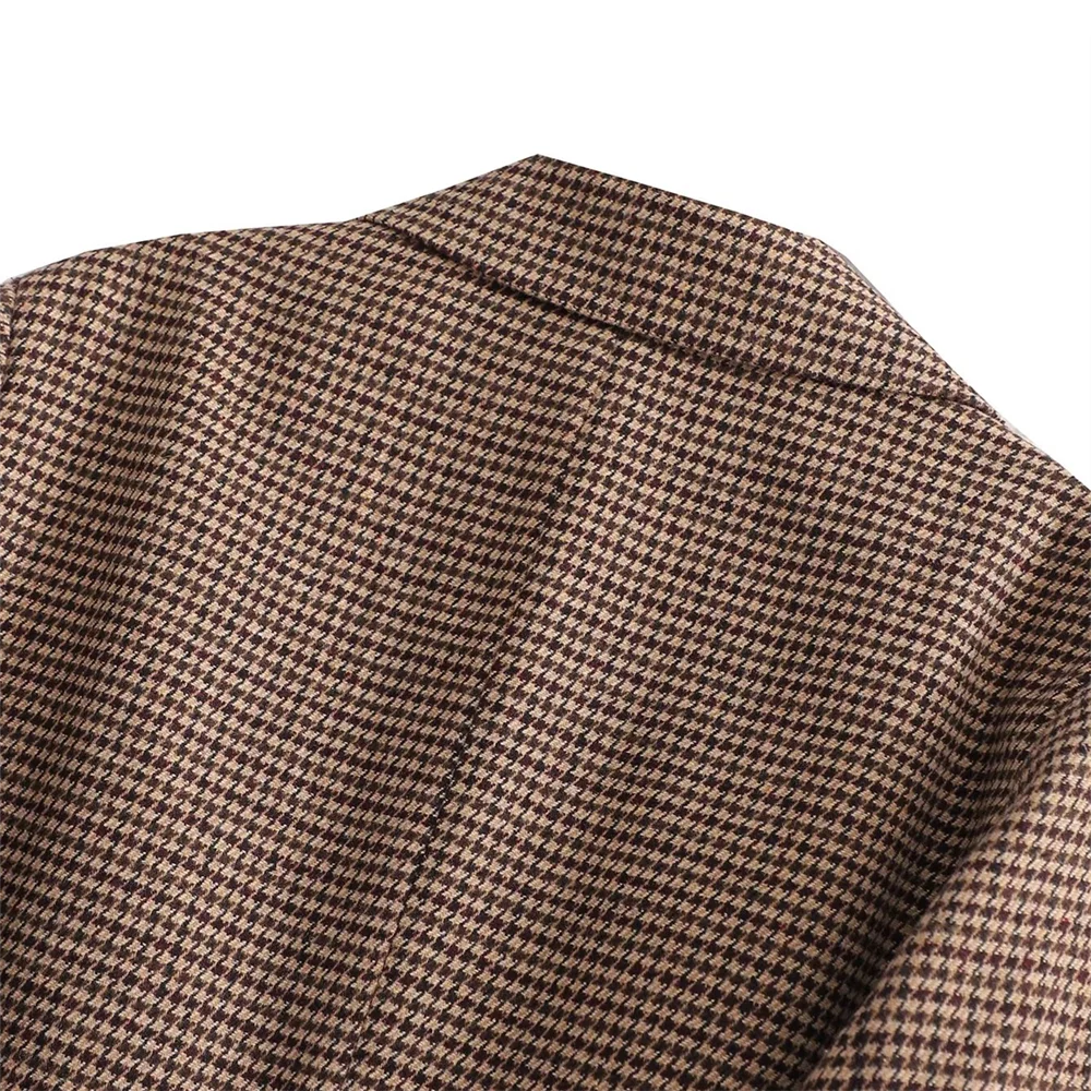 Conjunto de Abrigo y Falda plisada