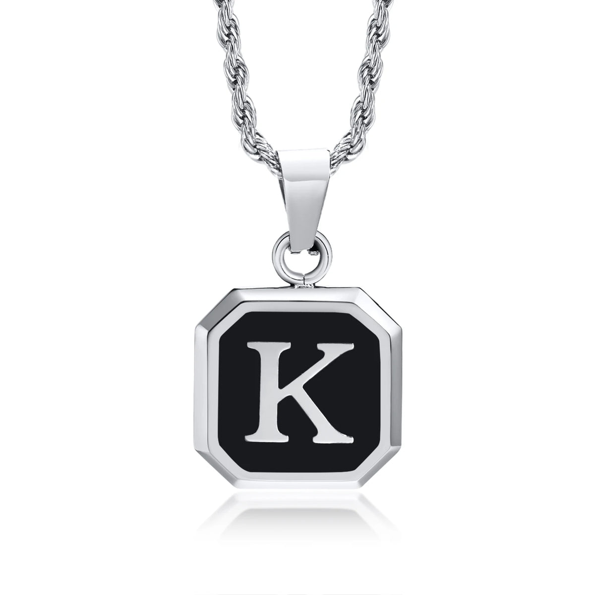 Collar con Inicial en Placa Cuadrada - K