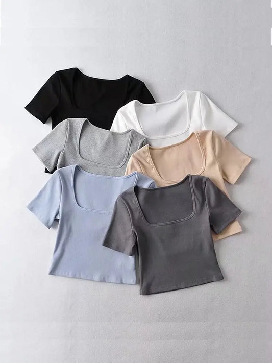 Top Corto con Cuello Cuadrado