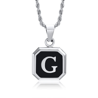 Collar con Inicial en Placa Cuadrada - G